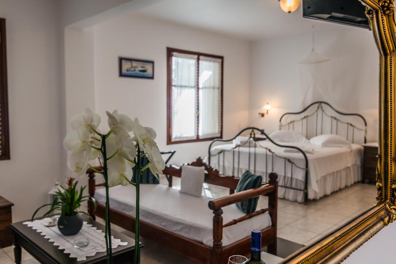 Villa Notos Adámas Eksteriør bilde